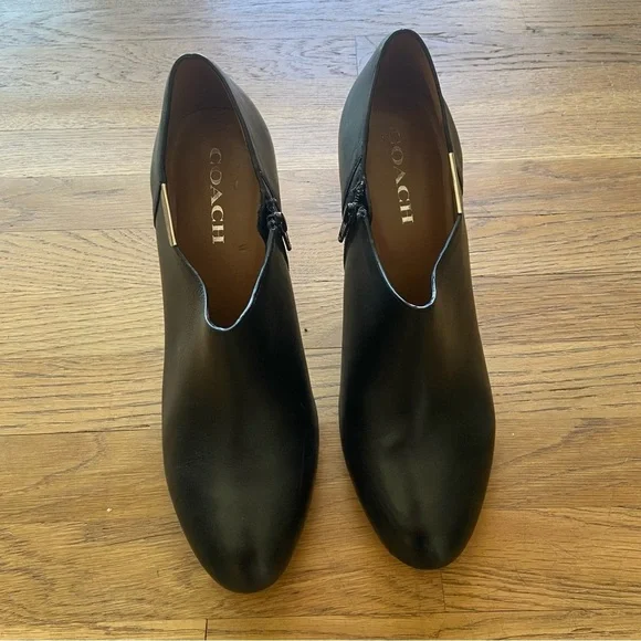 Womens black coach Seneca glaze leather  bootie size 10 - Picture 3 of 16